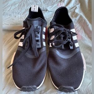 ADIDAS NMD_R1 Boost $130 Sz 8 Black Metallic Hazy Rose White FY3771